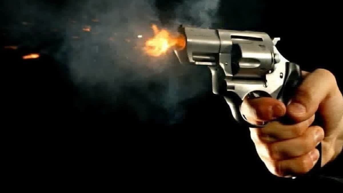 पलामू में ताबड़तोड़ फायरिंग, तीन युवक घायल; इलाके में मचा हड़कंप