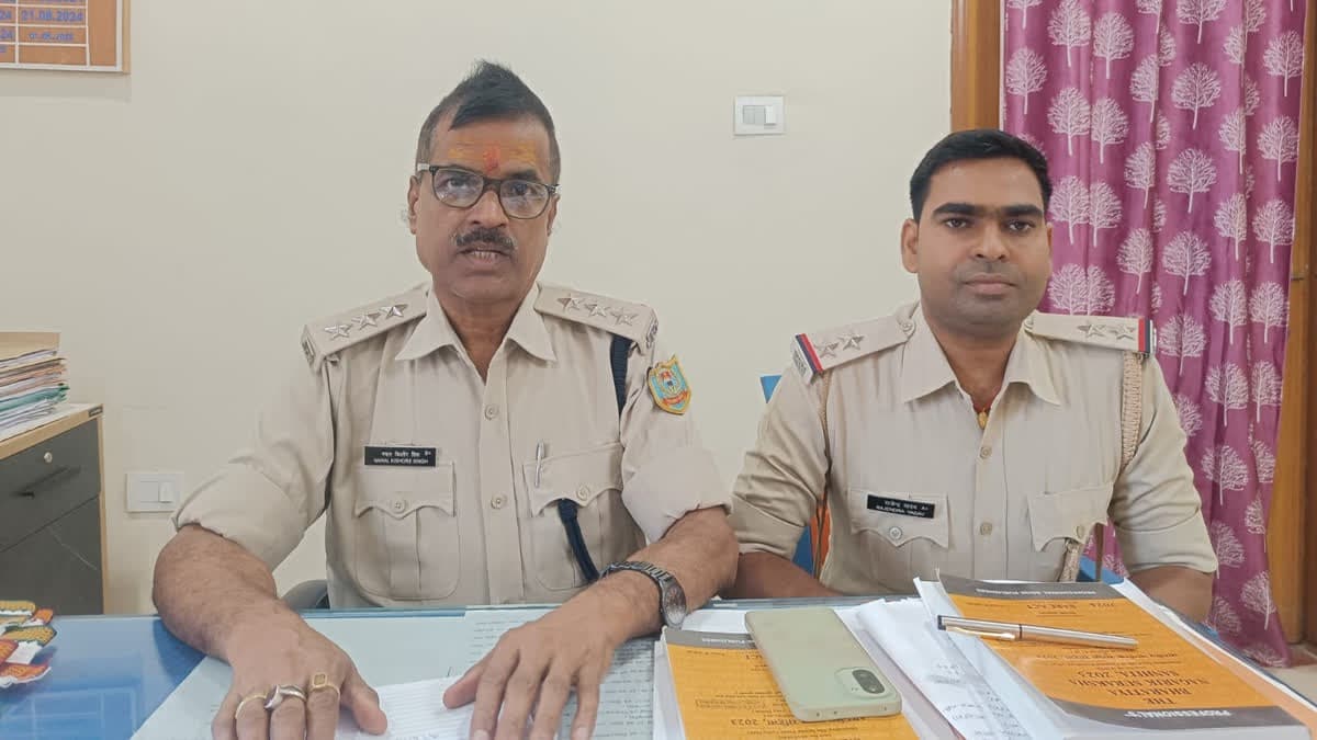 दुमका में सनकी पिता का खूनी खेल: बेटी की हत्या, बचाने पहुंचे बुजुर्ग को भी मार डाला