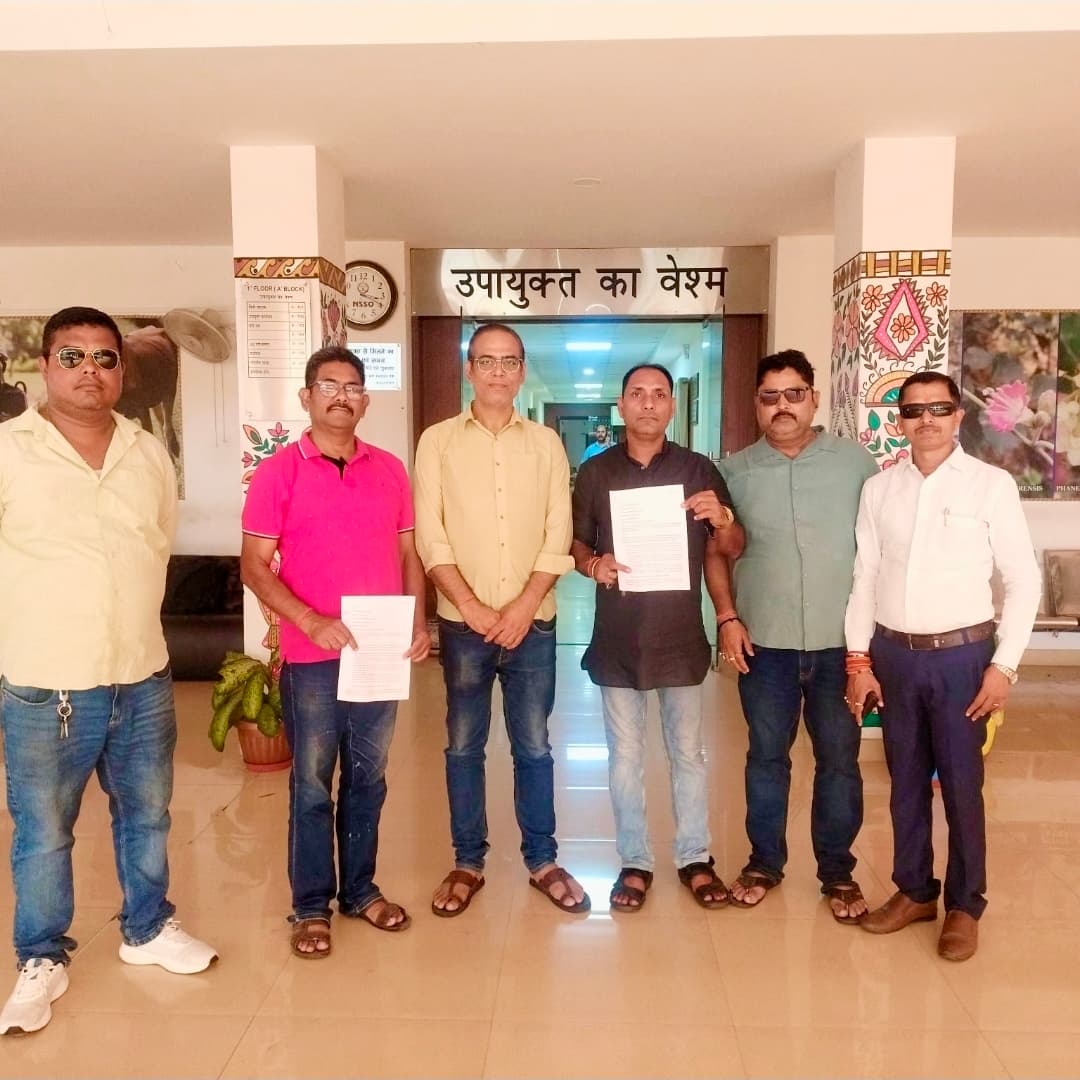 107 करोड़ की सड़क चौड़ीकरण योजना के खिलाफ सेव हजारीबाग का ज्ञापन, पेड़ों की कटाई पर रोक और DPR सार्वजनिक करने की मांग