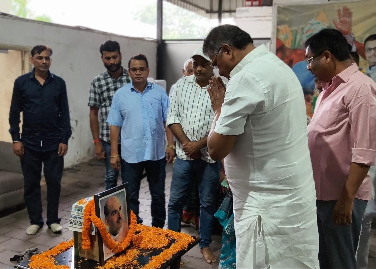 सांसद सेवा कार्यालय में मनाई गई डॉ. श्यामा प्रसाद मुखर्जी की 125वीं जयंती, सांसद मनीष जायसवाल सहित सैकड़ों लोगों ने अर्पित किए श्रद्धासुमन