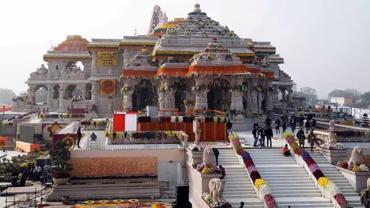 राम मंदिर चंदा विवाद: SIT जांच शुरू, गोबर में छिपे लाखों रुपये मिलने के दावे से मचा हड़कंप