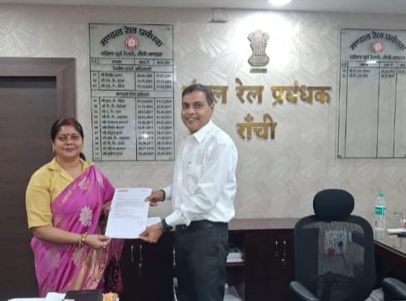 सावन में श्रद्धालुओं को बड़ी राहत, 27 जुलाई से 20 कोच के साथ चलेगी सावन स्पेशल कांवरिया ट्रेन, शेफाली गुप्ता ने रेल मंत्री का जताया आभार