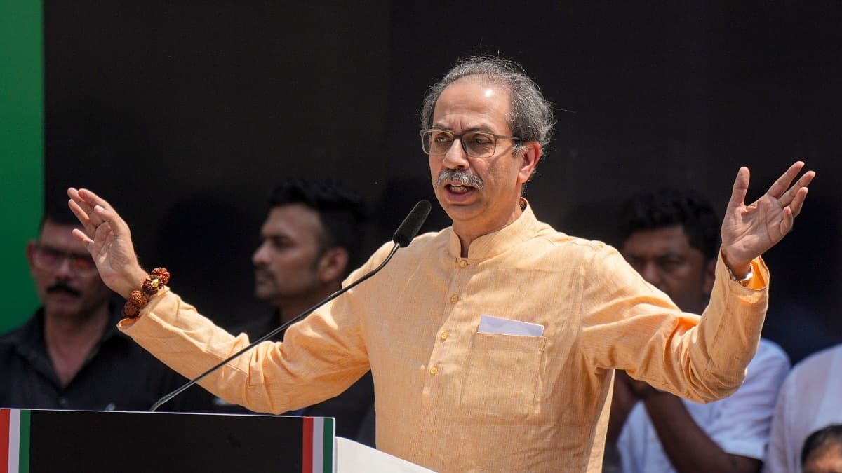 उद्धव ठाकरे ने किया ‘रिजीम चेंज’ की मांग का समर्थन