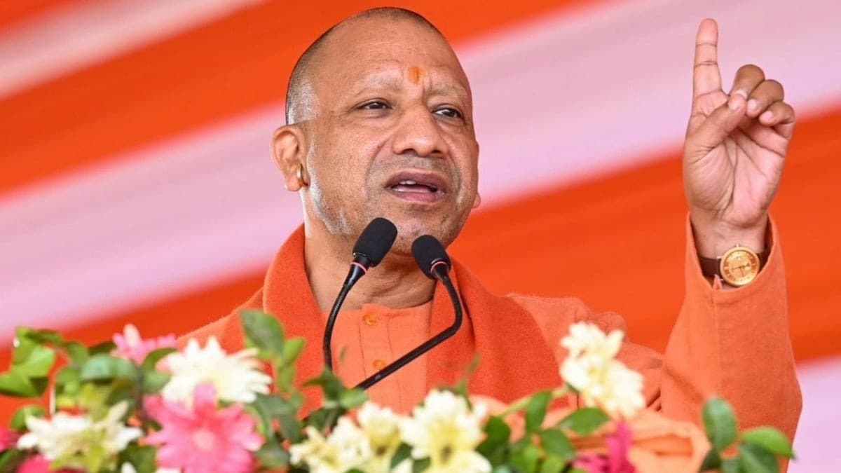 सपा सरकार में अपराधियों का बोलबाला था, योगी का हमला