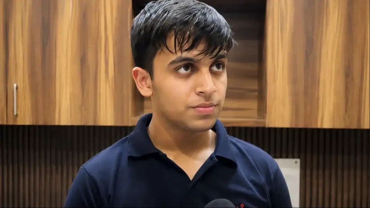 NEET टॉपर आर्यन गुप्ता कौन? अपने की मौत के बाद डॉक्‍टर बनने का लिया संकल्‍प, खास स्ट्रैटजी ने बनाया टॉपर