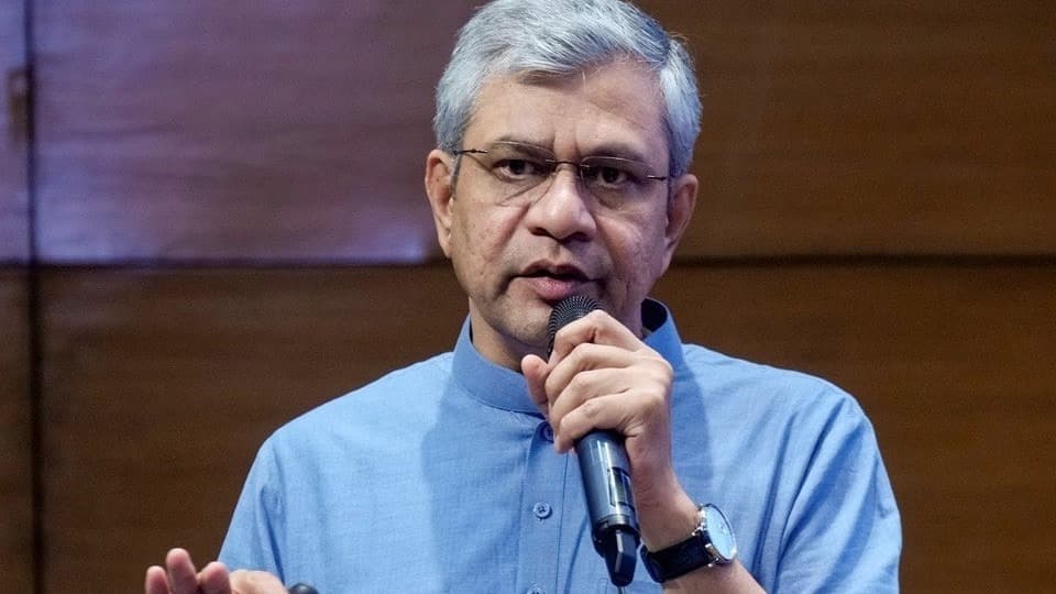 डीपफेक कंटेंट पर सख्ती, केवल ऐसे पोस्ट ही हो सकते हैं प्रतिबंधित: अश्विनी वैष्णव