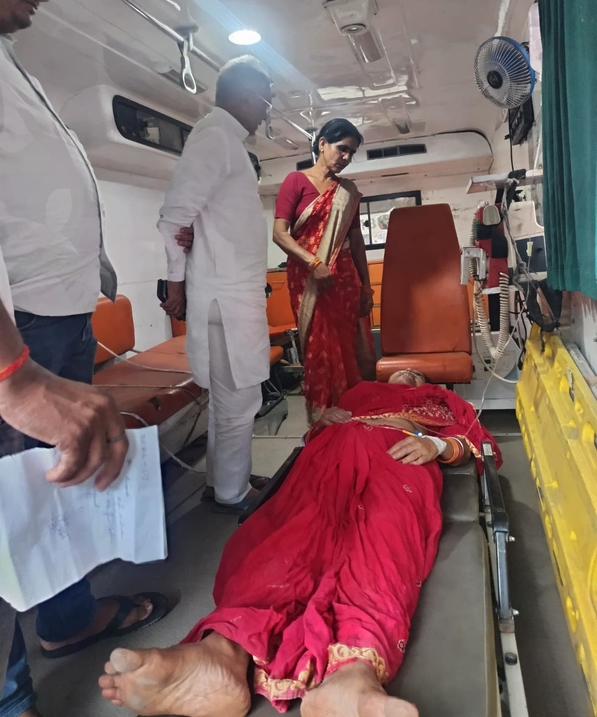 घर में घुसकर महिला समेत तीन पर हमला, गंभीर घायल महिला हजारीबाग रेफर