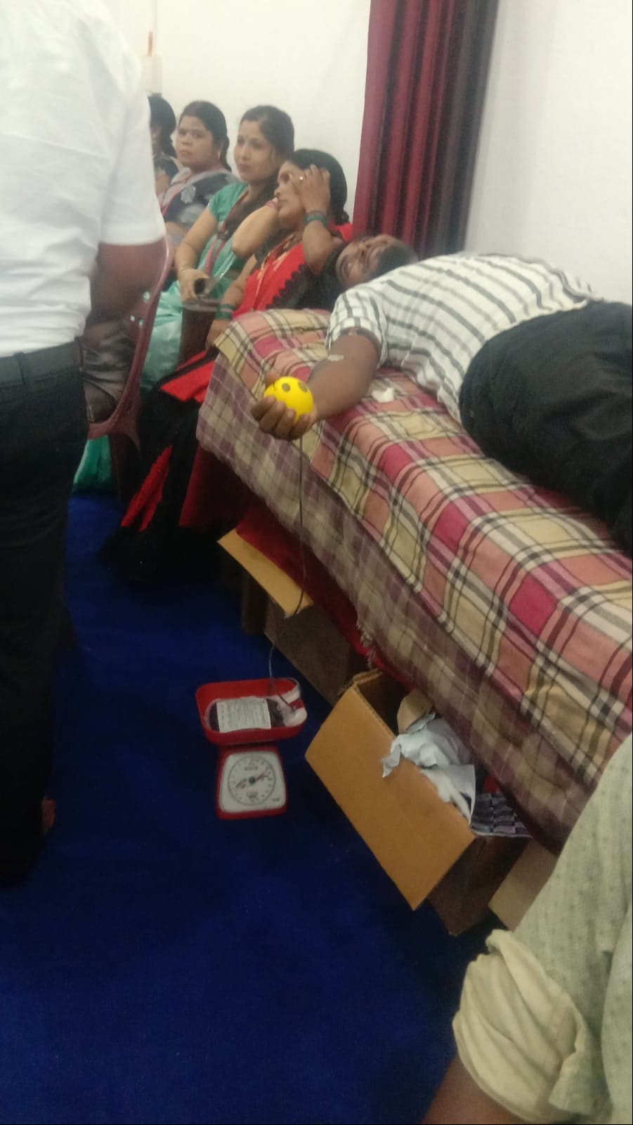 ब्लड बैंक के लिए नए ब्लड कलेक्शन वाहन की मांग, विधायक को सौंपा गया ज्ञापन
