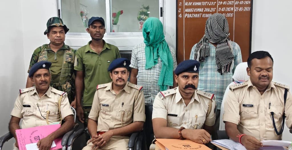 लोडेड देसी कट्टा और 1 किलो गांजा के साथ चार गिरफ्तार, पिपराटांड़ पुलिस की डबल कार्रवाई