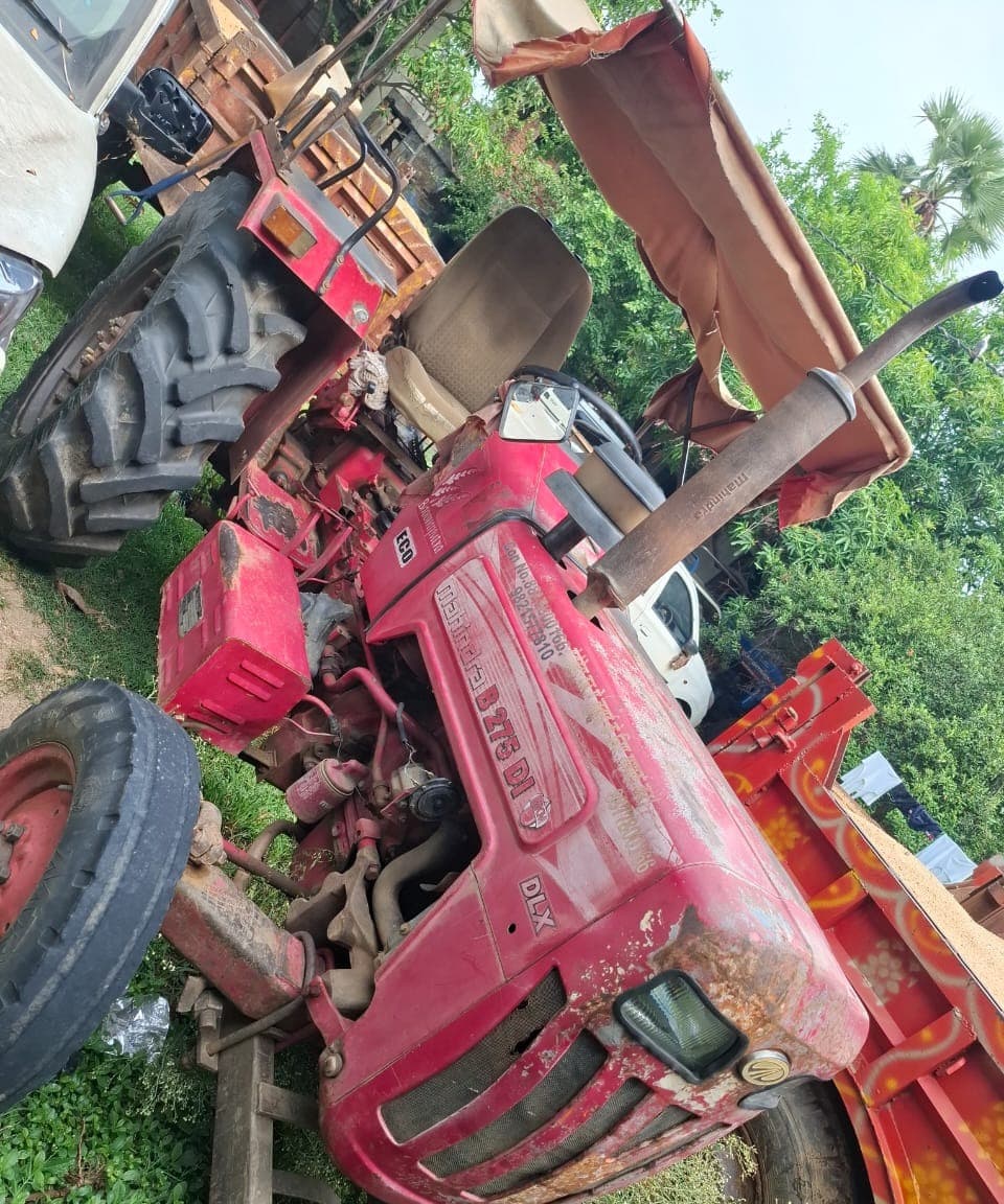 एनजीटी प्रतिबंध के बीच अवैध बालू परिवहन पर पुलिस की कार्रवाई, ट्रैक्टर जब्त
