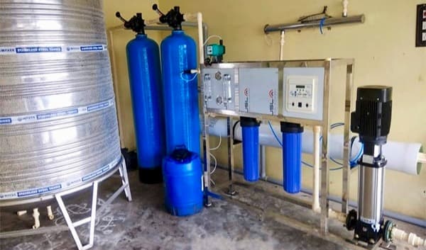 हजारीबाग में RO पानी की सप्लाई पर संकट, संचालकों की हड़ताल से बढ़ी लोगों की परेशानी