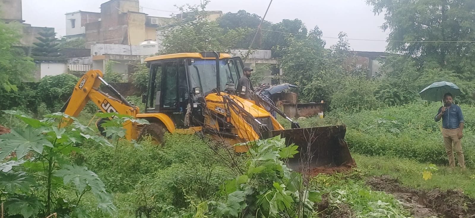हजारीबाग: कुएं में दो दिनों से डूबी थी गाय, महापौर की पहल पर निकाला गया शव 🐄