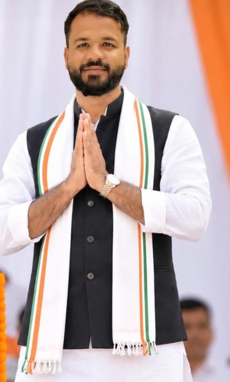 रसोईया धमना पंचायत से पंचायत समिति के संभावित उम्मीदवार मो. शाहिद ने दी नवरात्रि की शुभकामनाएं