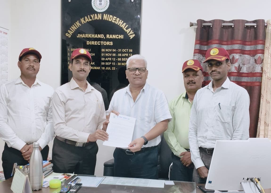 पूर्व सैनिकों ने राज्यपाल से लगाई गुहार, सरकारी नौकरियों में 10% आरक्षण समेत कई मांगों का सौंपा ज्ञापन