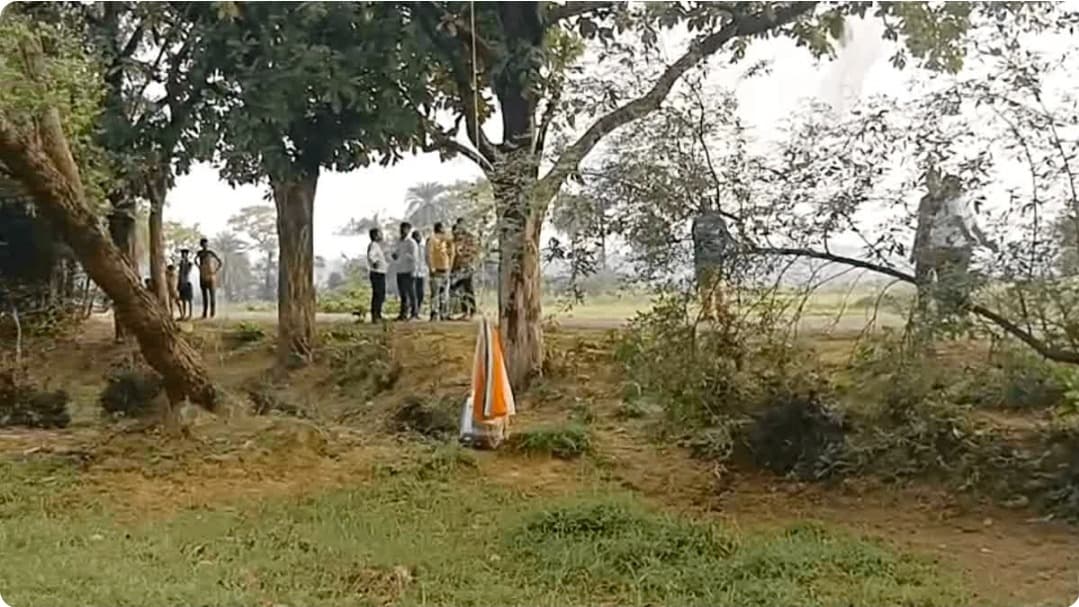 देवघर में आसमान से गिरा मौसम गुब्बारा, ग्रामीणों में मचा कौतूहल