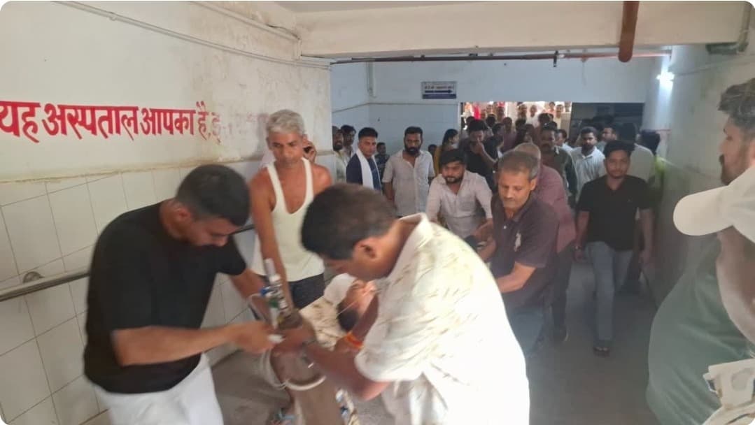 जमीन विवाद में चली गोली! ठेकेदार संजय तिवारी पर जानलेवा हमला, भतीजे पर आरोप