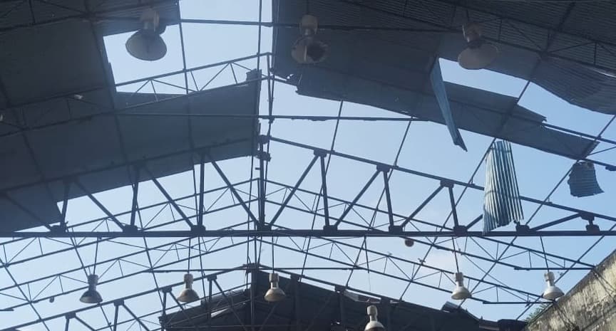 बरही (हजारीबाग): 85 लाख से बना इनडोर स्टेडियम 14 साल बाद भी बदहाल, खिलाड़ियों को नहीं मिल रहा लाभ