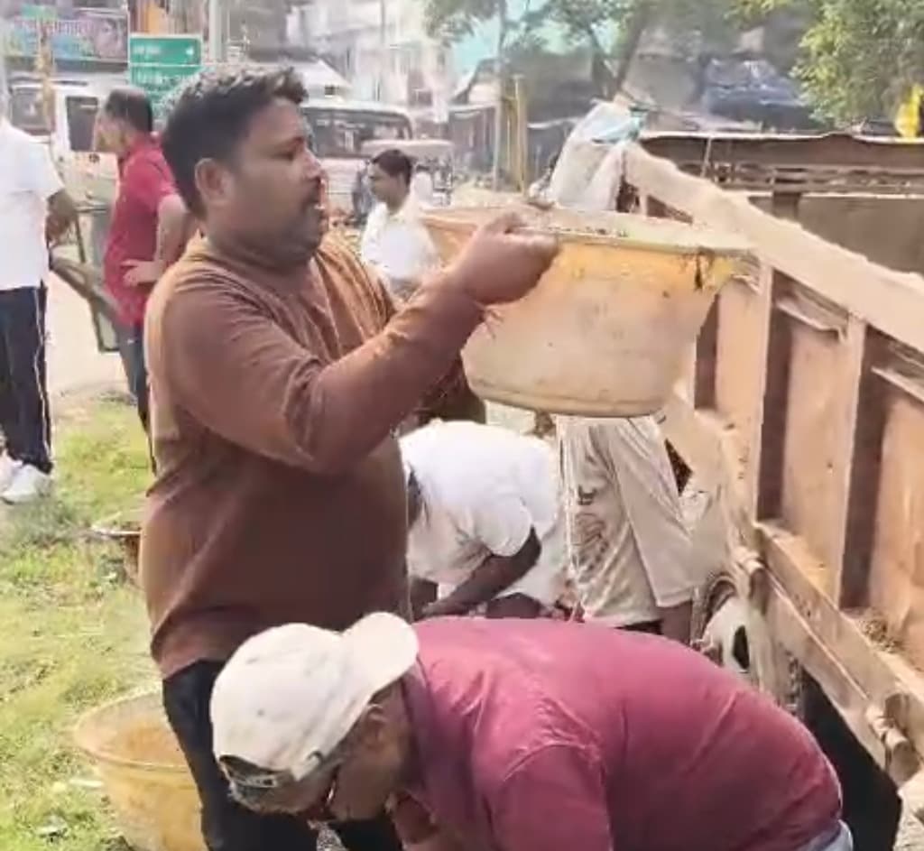 जमुआ चौक में चलाया गया स्वच्छता अभियान
