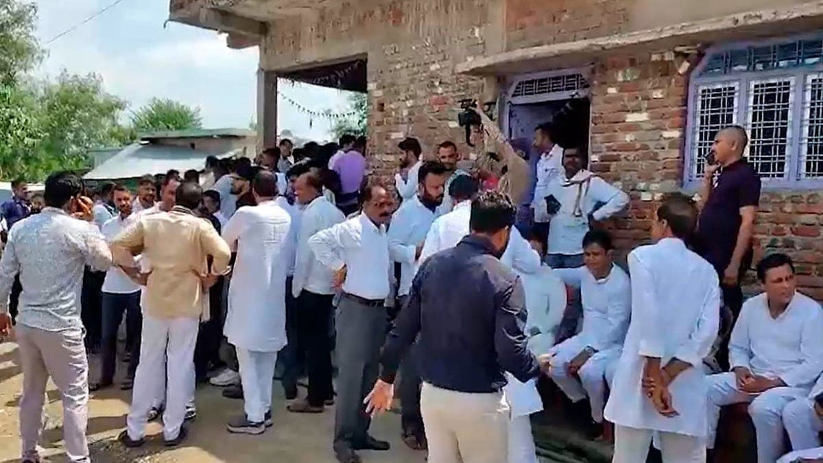 सागर में जहरीली शराब का कहर, 15 मौतें, 40 अस्पताल में; 30 आरोपी चिन्हित