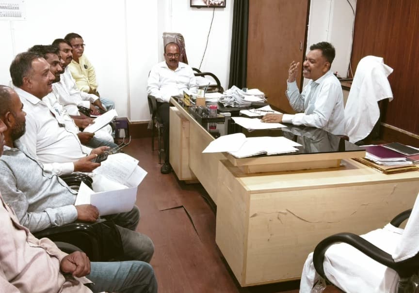 मेगा हेल्प डेस्क कैंप को लेकर एसडीओ की राजनीतिक दलों के प्रतिनिधियों के साथ बैठक, 10 अक्टूबर को सभी बूथों पर लगेगा कैंप