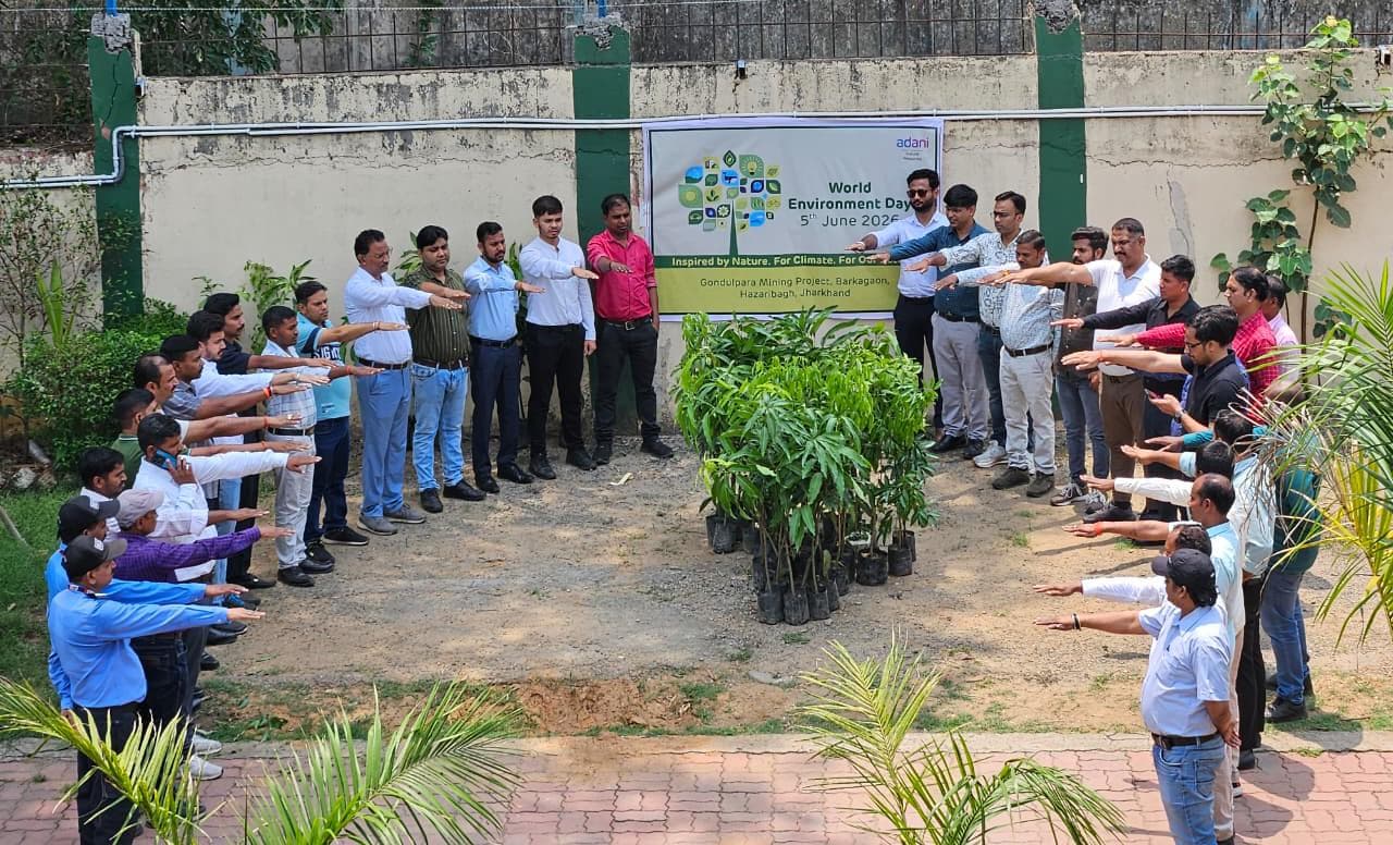 विश्व पर्यावरण दिवस पर अदाणी फाउंडेशन ने चलाया हरित अभियान, लगाए 300 पौधे