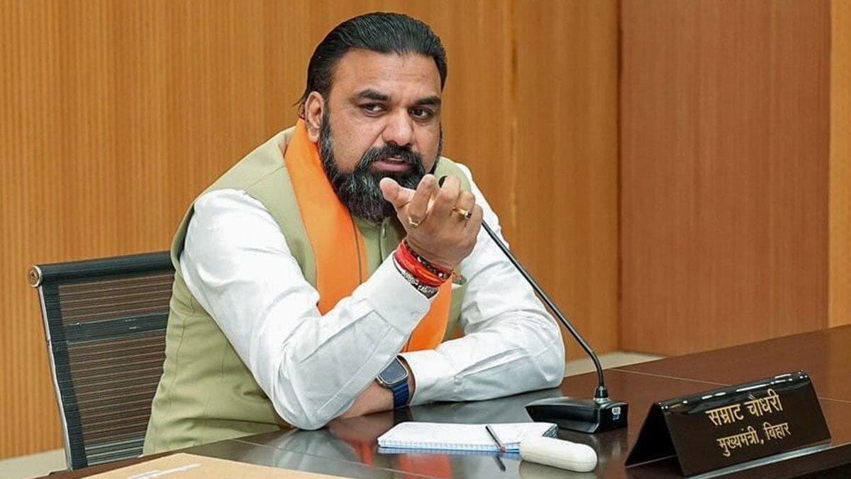 बिहार में TRE-4 परीक्षा को लेकर बड़ा फैसला, अब एक ही चरण में होगी शिक्षक भर्ती परीक्षा; छात्रों का धरना खत्म