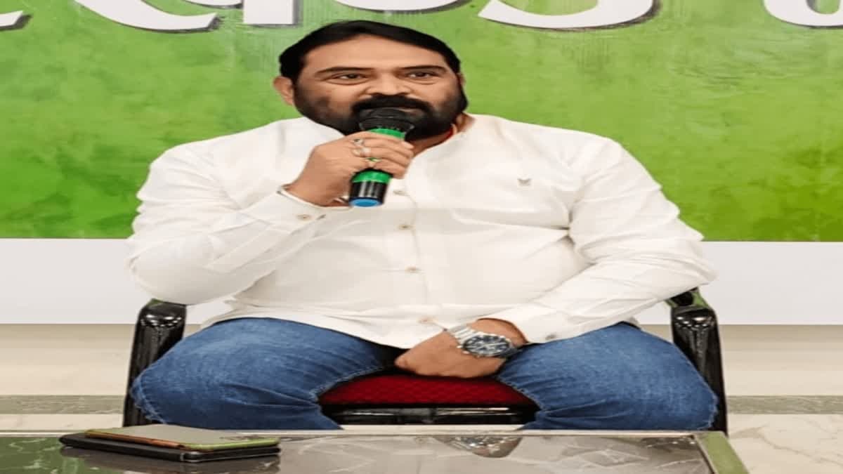 छात्रों के नाम पर राजनीतिक नौटंकी कर रही बीजेपी: JMM नेता विनोद पांडेय