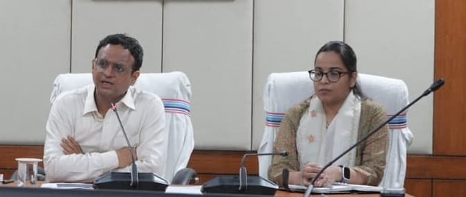 बिजली व्यवस्था में सुधार को लेकर सख्त निर्देश, स्मार्ट मीटर से ग्रिड निर्माण तक कार्यों की समीक्षा