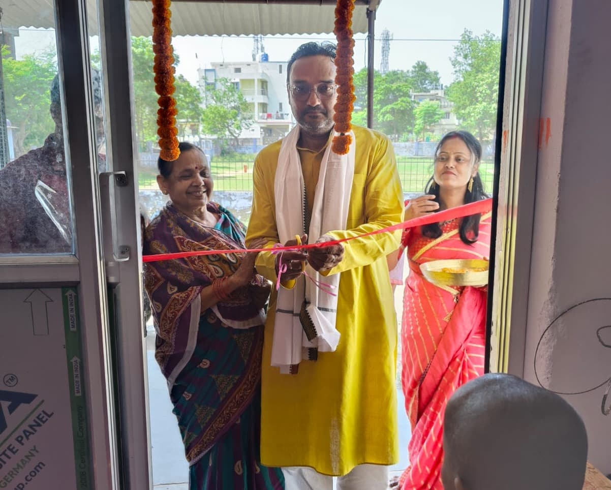 दीपुगढ़ा चौक में अंशु ब्यूटी पार्लर एवं श्रृंगार स्टोर का शुभारंभ, राकेश गुप्ता ने किया उद्घाटन