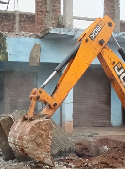 उजड़े दुकानदारों ने लगाई वैकल्पिक व्यवस्था की गुहार