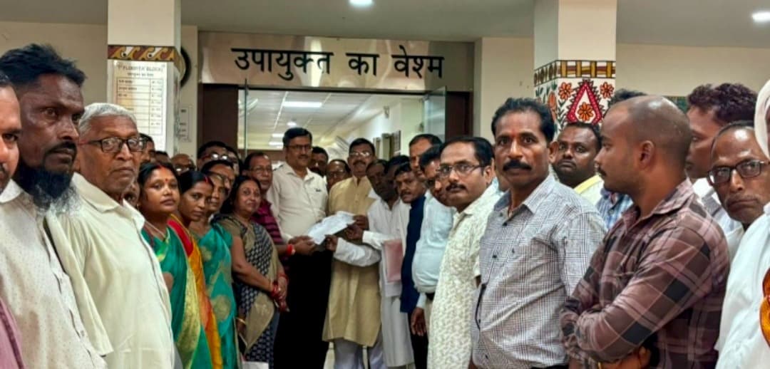 बकाया कमीशन को लेकर PDS डीलरों का धरना, 1 अक्टूबर से रांची में महाधरना की चेतावनी