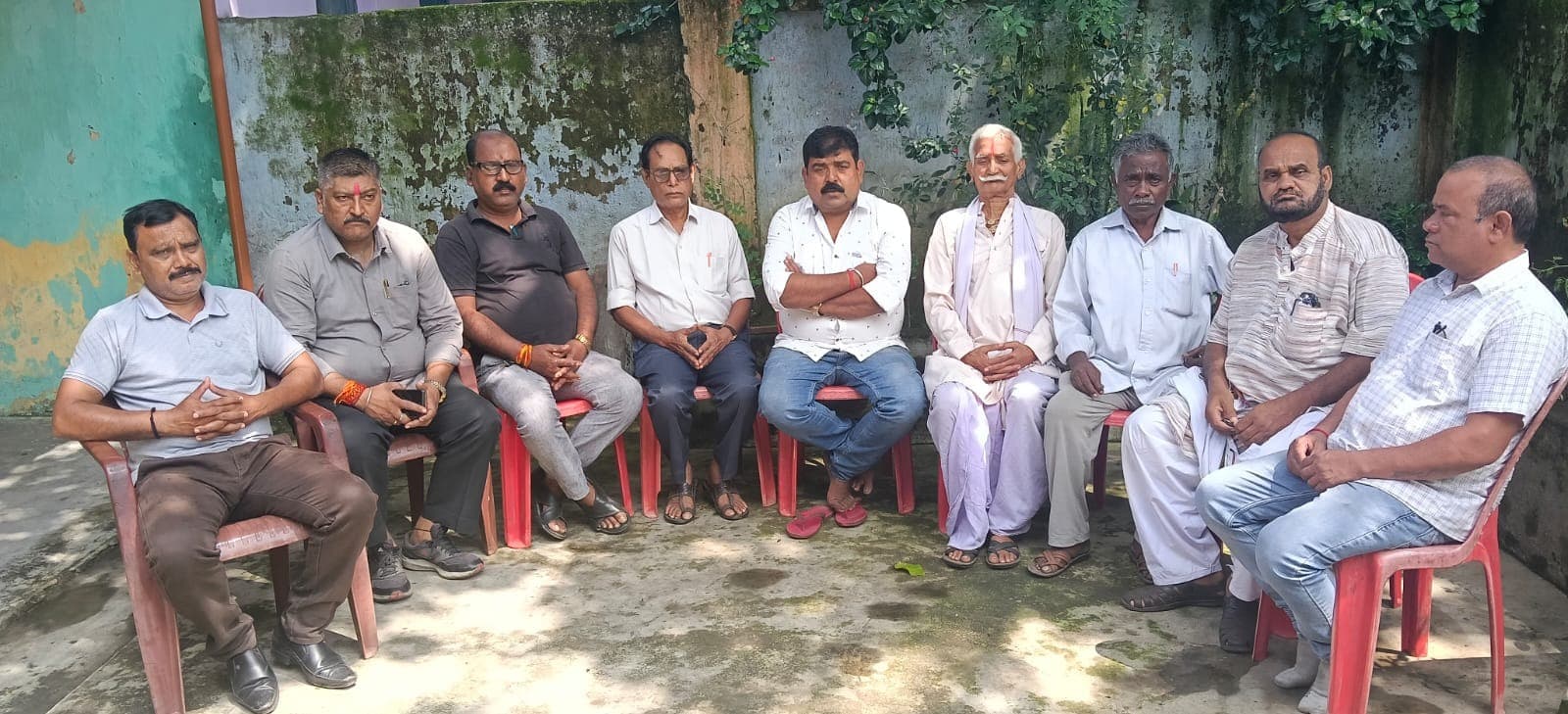 100 प्रतिशत संडे की मांग को लेकर संयुक्त मोर्चा की बैठक