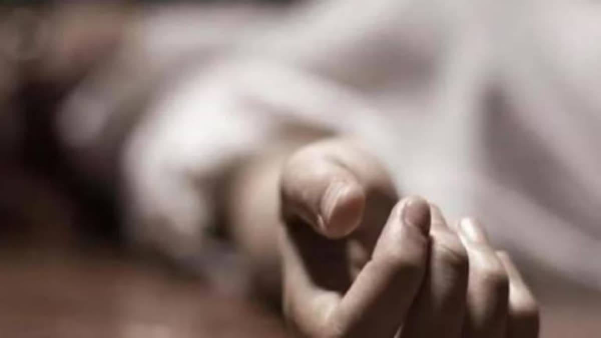 दुमका में अवैध संबंध के शक में युवक की हत्या, पुलिस ने तीन आरोपियों को किया गिरफ्तार