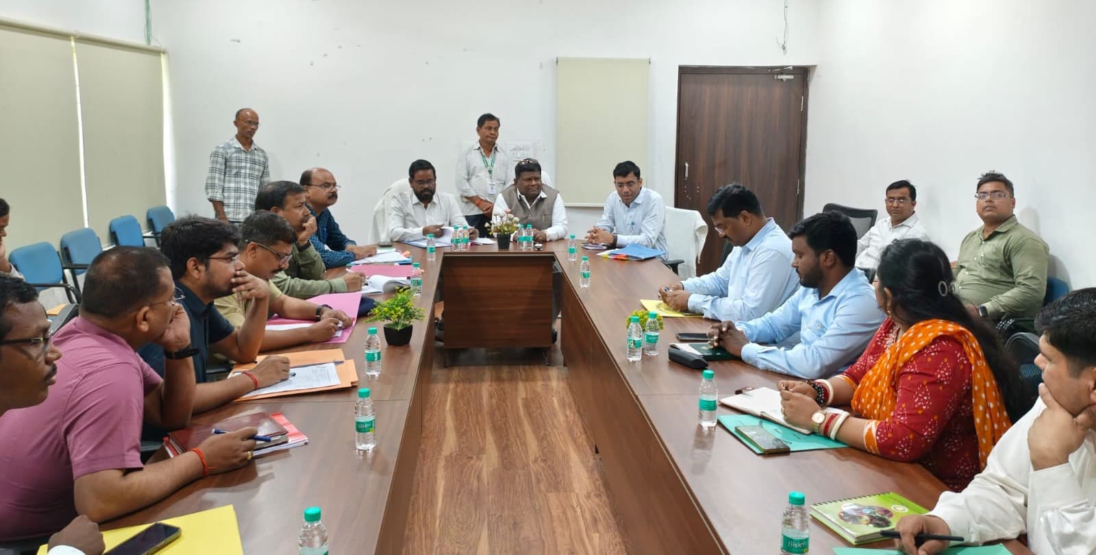 झारखंड विधानसभा की सदाचार समिति ने किया रामगढ़ का दौरा, विकास योजनाओं और लंबित मामलों की समीक्षा