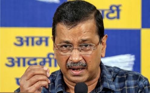 'गाड़ी में पेट्रोल या प्रयोग?' E20 को लेकर केजरीवाल का केंद्र पर तीखा हमला