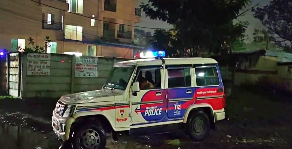 कांके में कोयला कारोबारी के घर पर तड़के ताबड़तोड़ फायरिंग