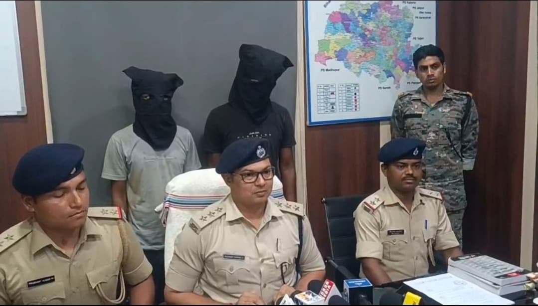 देवघर पुलिस की बड़ी कार्रवाई, डकैती की साजिश रच रहे दो अपराधी हथियार के साथ गिरफ्तार