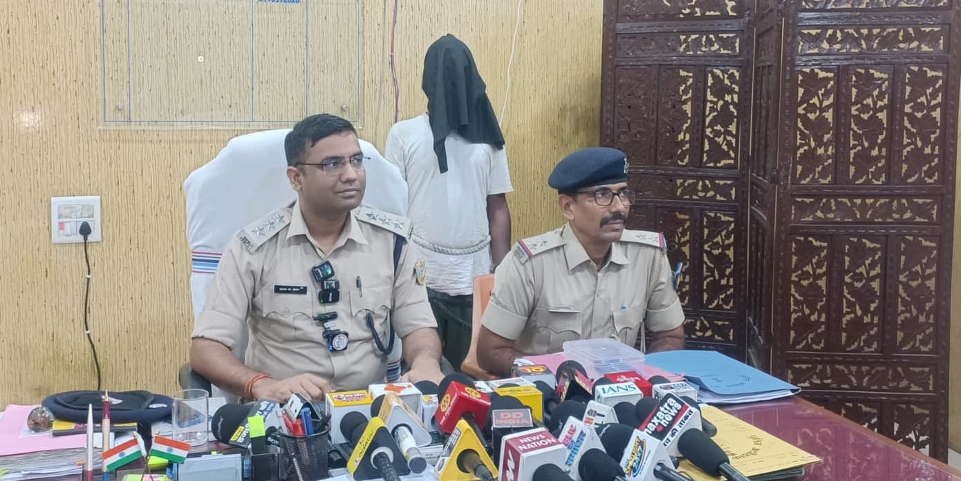 हजारीबाग में डेंटल कॉलेज के सुपरवाइजर की हत्या का खुलासा, प्रेम प्रसंग में रची गई थी साजिश; प्राथमिकी अभियुक्त गिरफ्तार