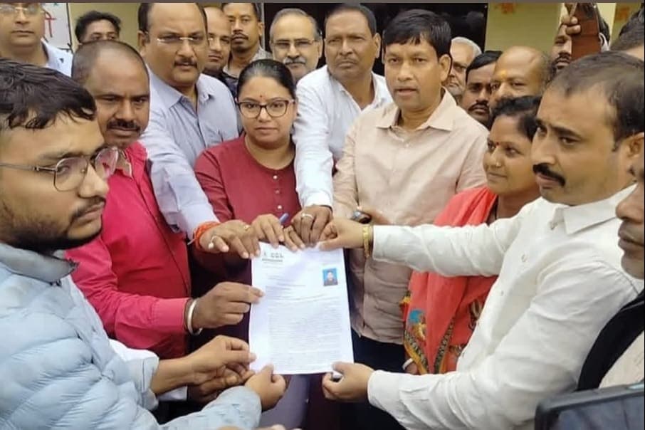 सड़क दुर्घटना में सीसीएल कर्मी की मौत, सड़क जाम के बाद पुत्र को मिला नियुक्ति पत्र