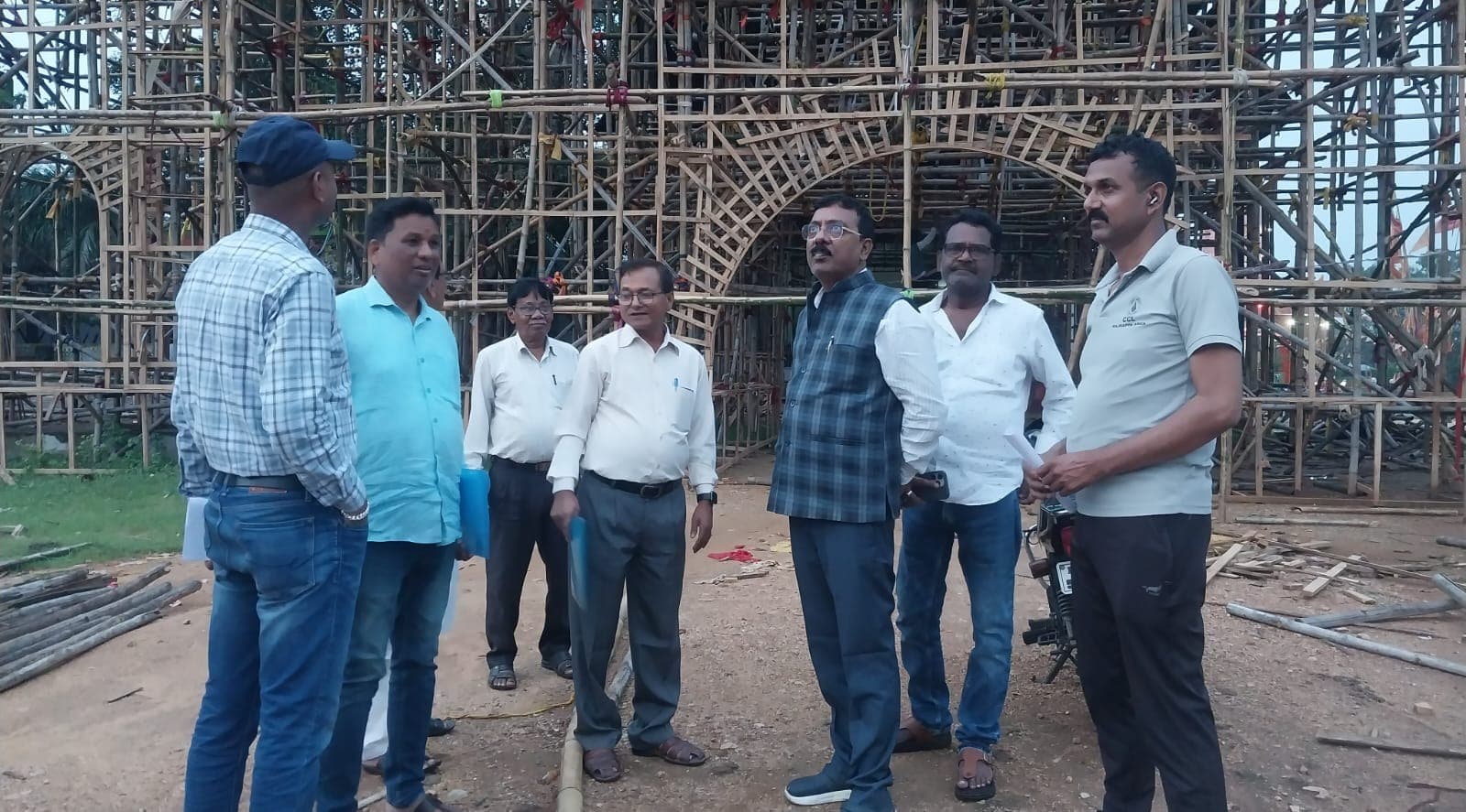 विधायक रोशनलाल चौधरी ने लिया दुर्गा पूजा की तैयारियों का जायजा, जल्द पंडाल तैयार करने का दिया निर्देश