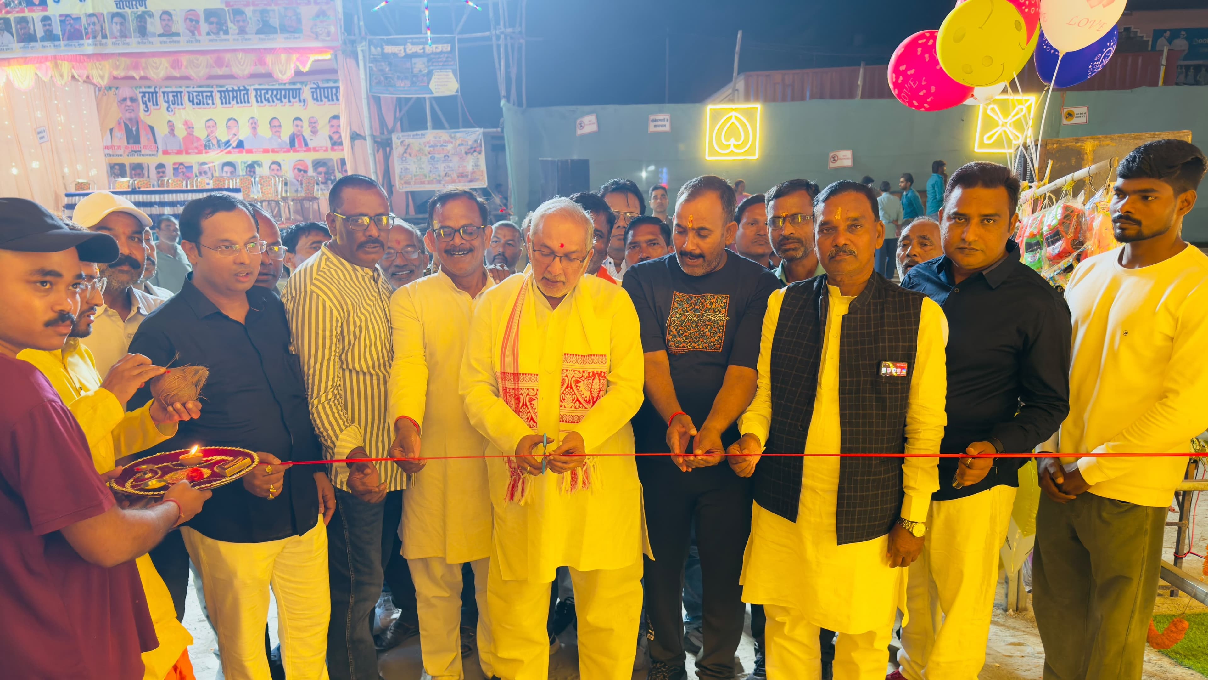 विधायक ने किया दुर्गा पूजा पंडाल का उद्घाटन