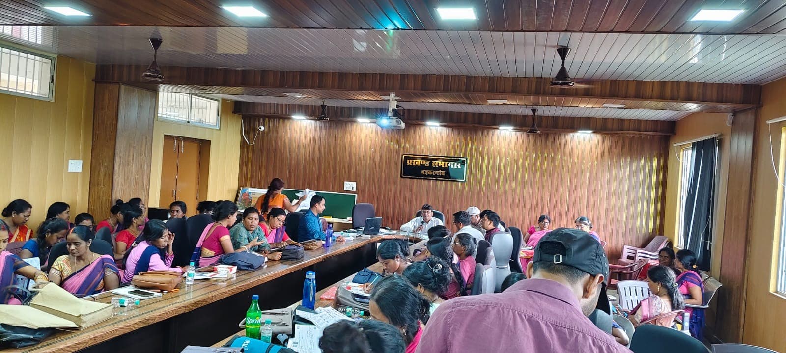 विशेष गहन पुनरीक्षण-2026 को लेकर बीएलओ और सुपरवाइजर्स का प्रशिक्षण, गणक प्रपत्र भरने का कराया गया अभ्यास