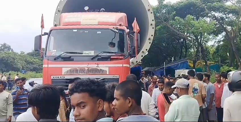 308 चक्कों वाला ‘बाहुबली ट्रक’ कुजू में बना कौतूहल का केंद्र