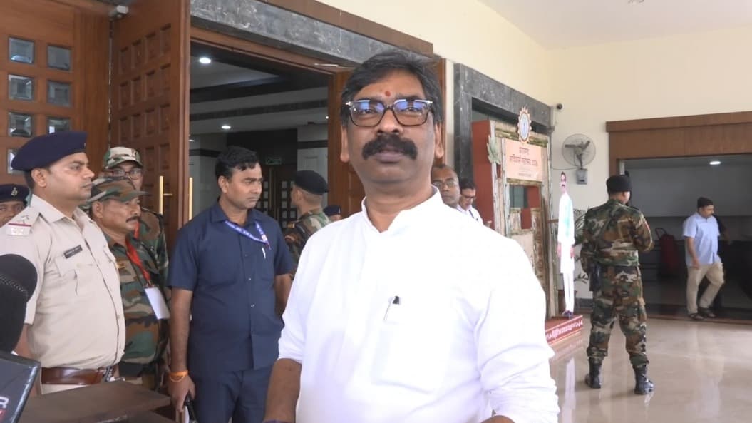 मुख्यमंत्री बोले— केवल बातचीत नहीं, छात्रों के सुझावों के आधार पर परीक्षा व्यवस्था में व्यापक सुधार होंगे