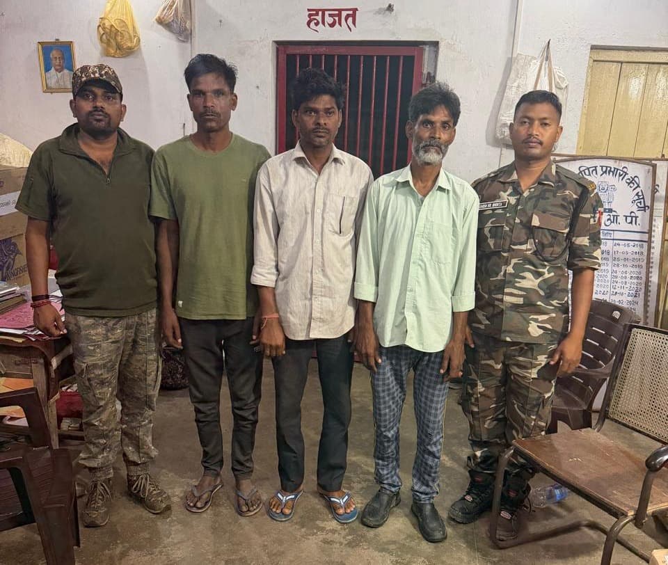 Hazaribagh Police Action: 44 आरोपी गिरफ्तार, 34 वारंट का निष्पादन