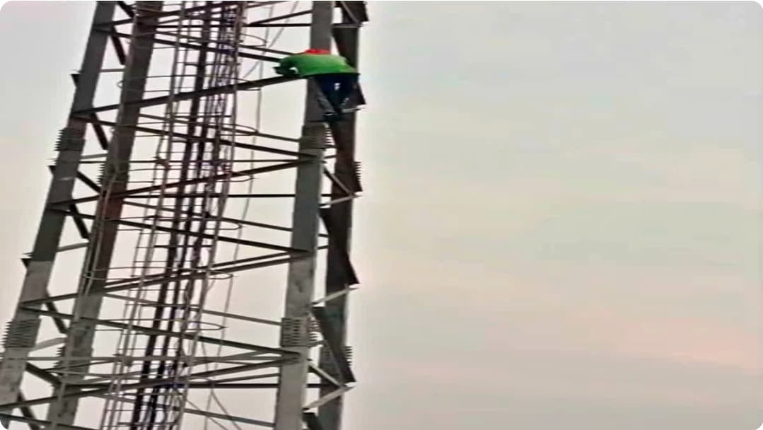 पलामू में पारिवारिक विवाद के बाद युवक ने किया मोबाइल टावर पर चढ़ने का प्रयास