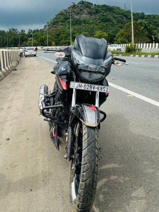 बड़कागांव में चोरों के हौसले बुलंद, दिनदहाड़े मेला से Apache बाइक चोरी