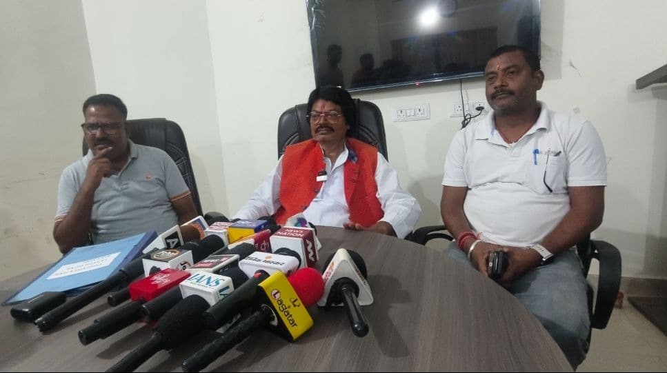 वरिष्ठ कांग्रेसी नेता योगेंद्र साव के तीखे आरोपों से झारखंड की सियासत गरम
